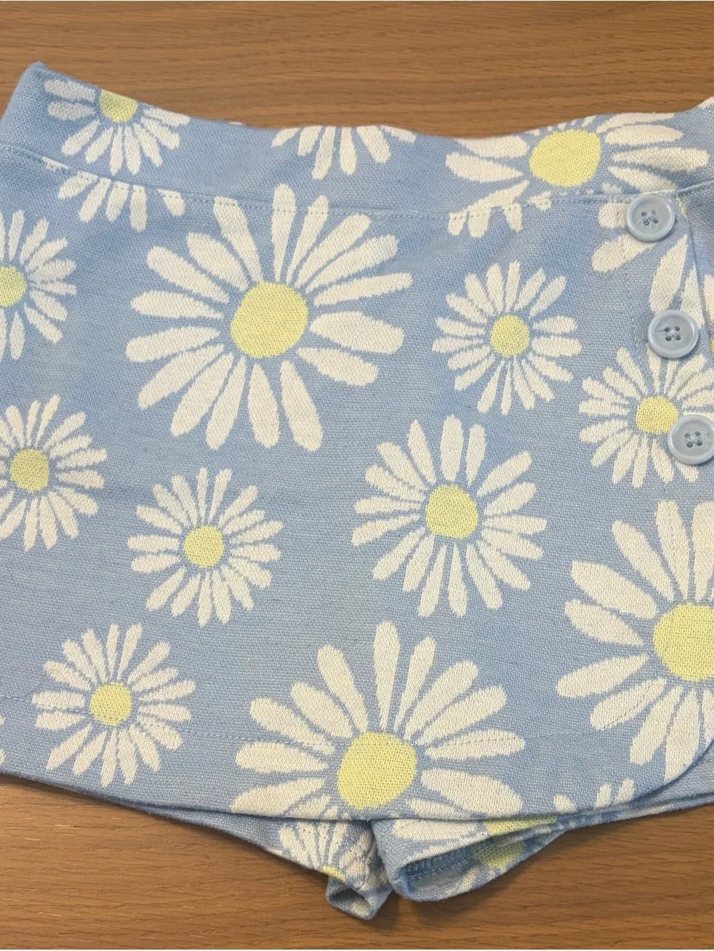 3 for $8 Old Navy Light Blue Daisy Print Skort